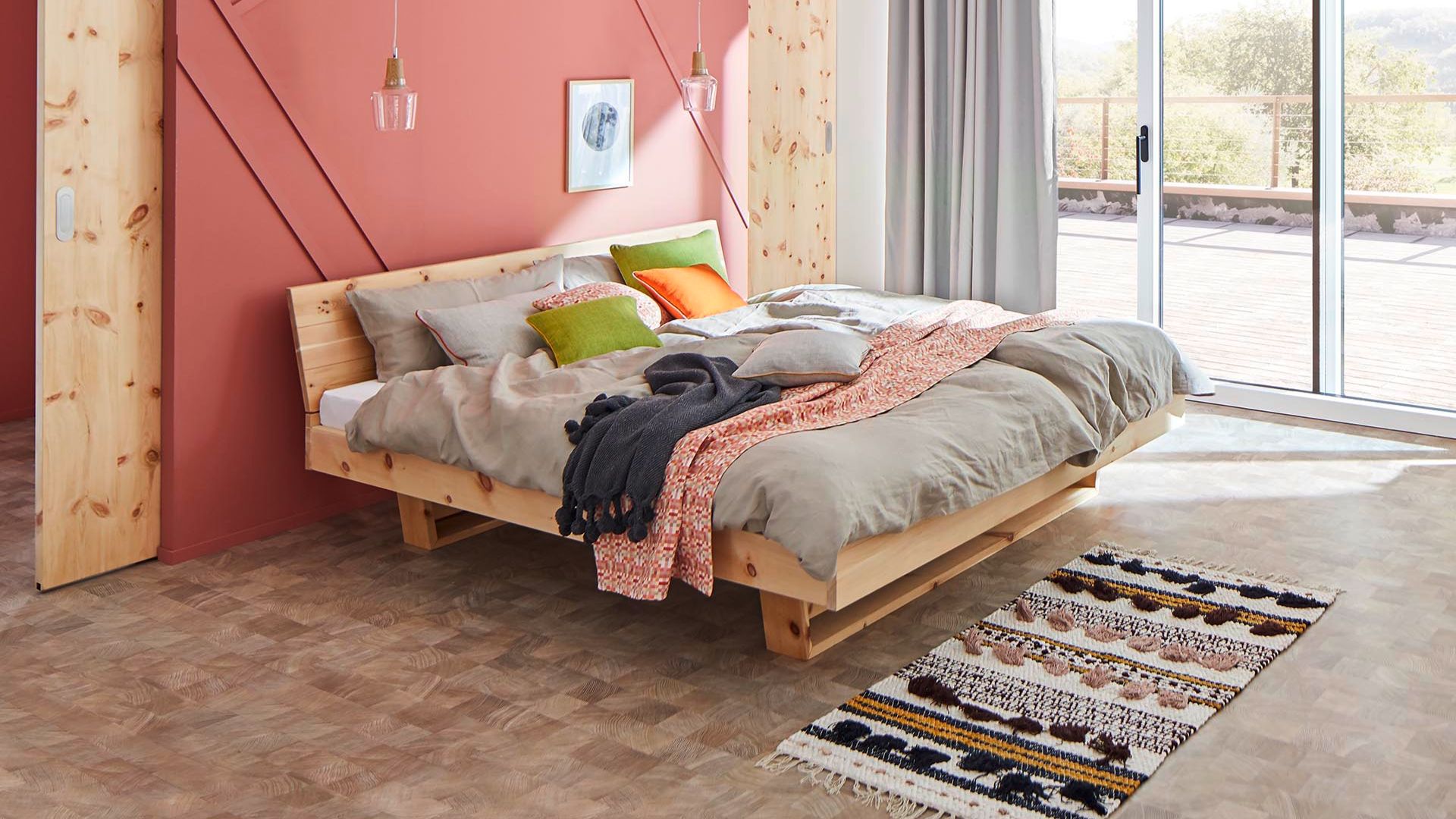 Quiétude - Le design aux proportions agréables et sobres de ce lit se distingue par sa forme intemporelle.